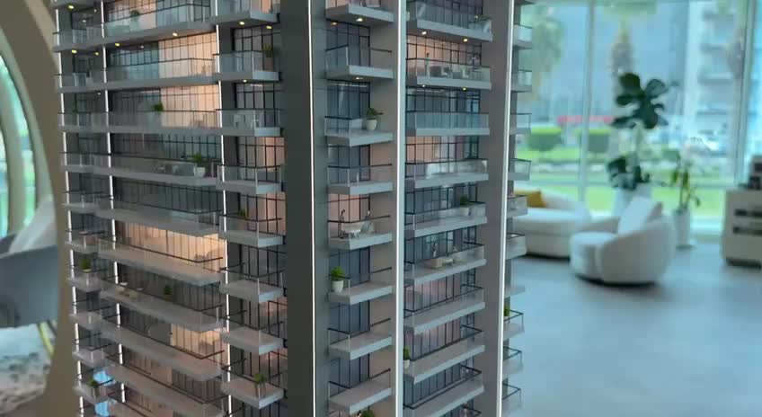 هوملند - سرمایه گذاری در دبی