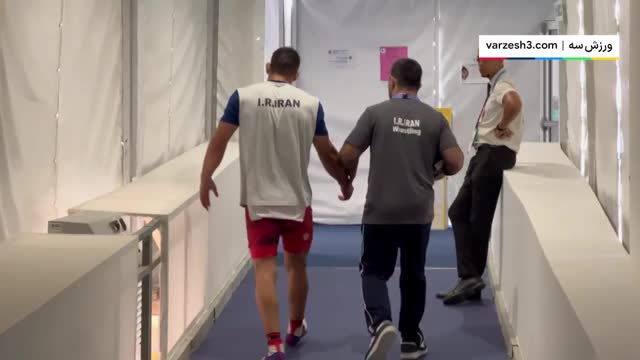 گریه‌های امیر علی آذرپیرا ملی پوش کشتی پس از شکست برابر تاج الدینف