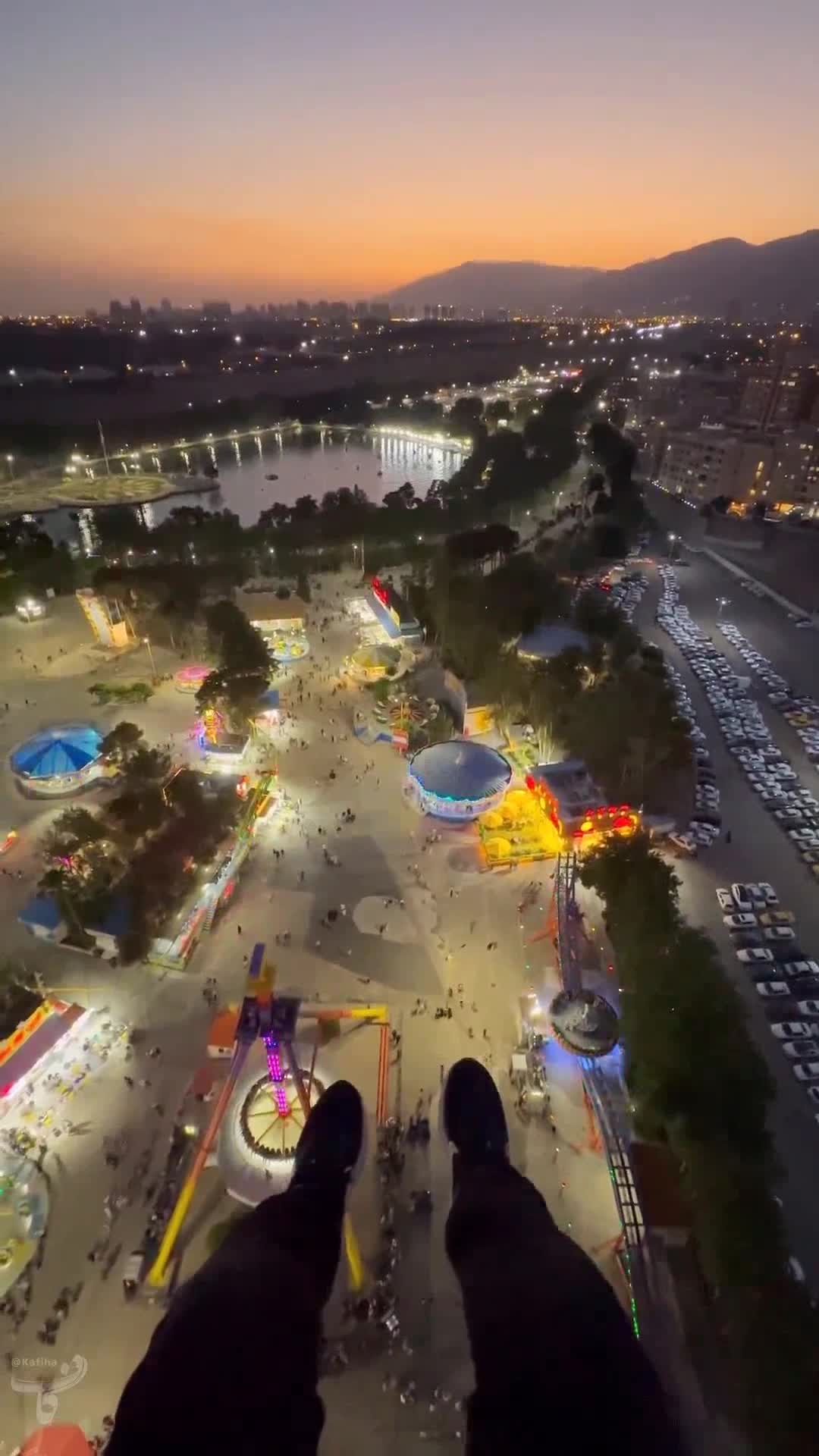 کاربر ایرانی از ارتفاع ۸۰ متری پارک ارم در تهران فرود آمد!