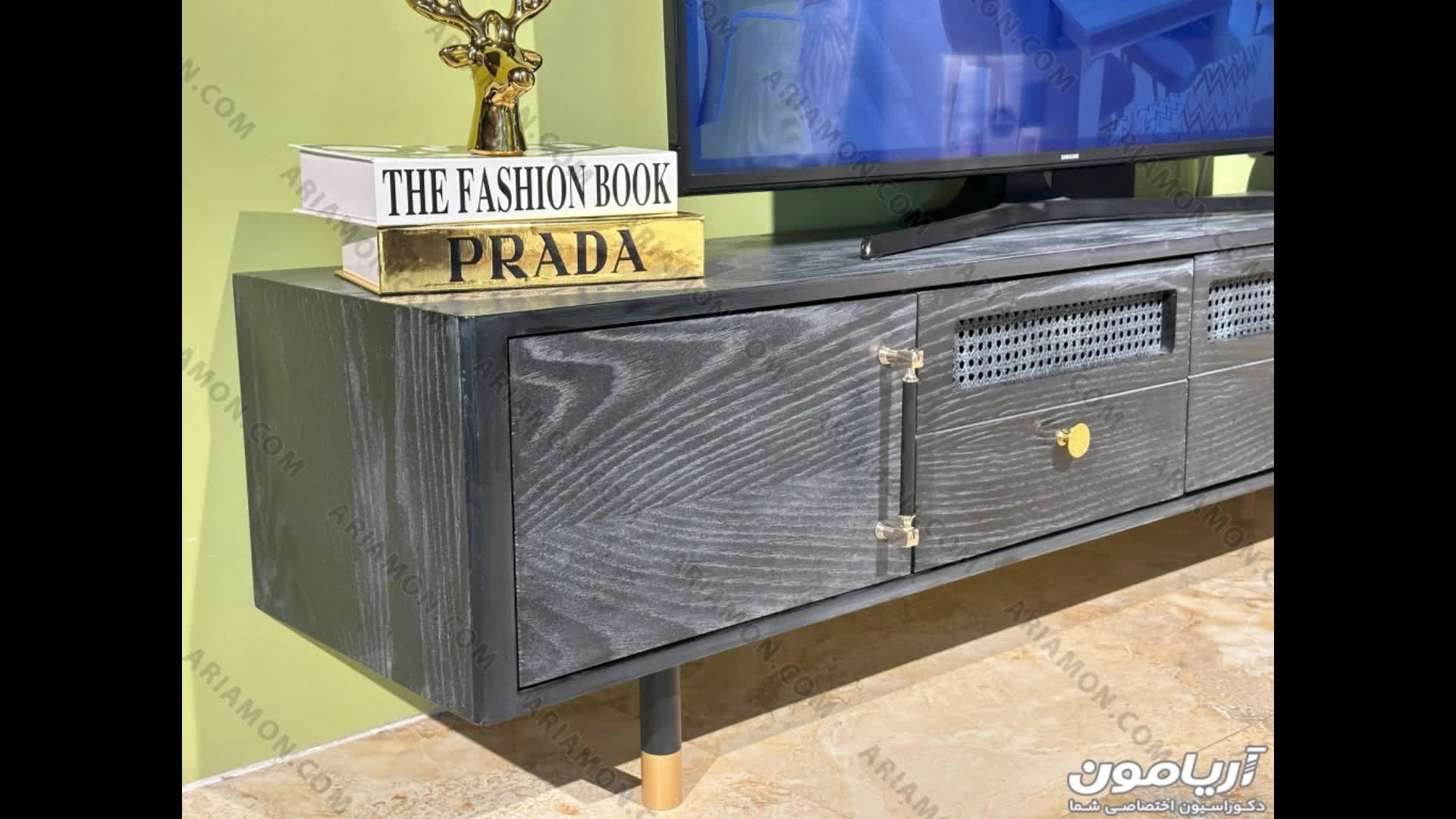 تلویزیون کلاسیک زیبا و لاکچری