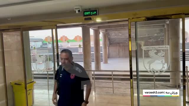 فیلم لحظه ورود تیم مس رفسنجان در مقابل تراکتور برای اولین دیدار فصل