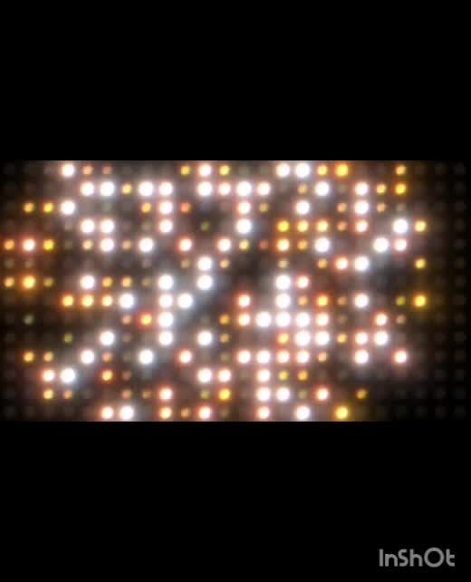 دختری با دامن