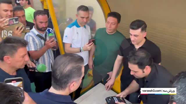 کلیپی از حاشیه بازی ستارگان ۹۸ و ستارگان ایران