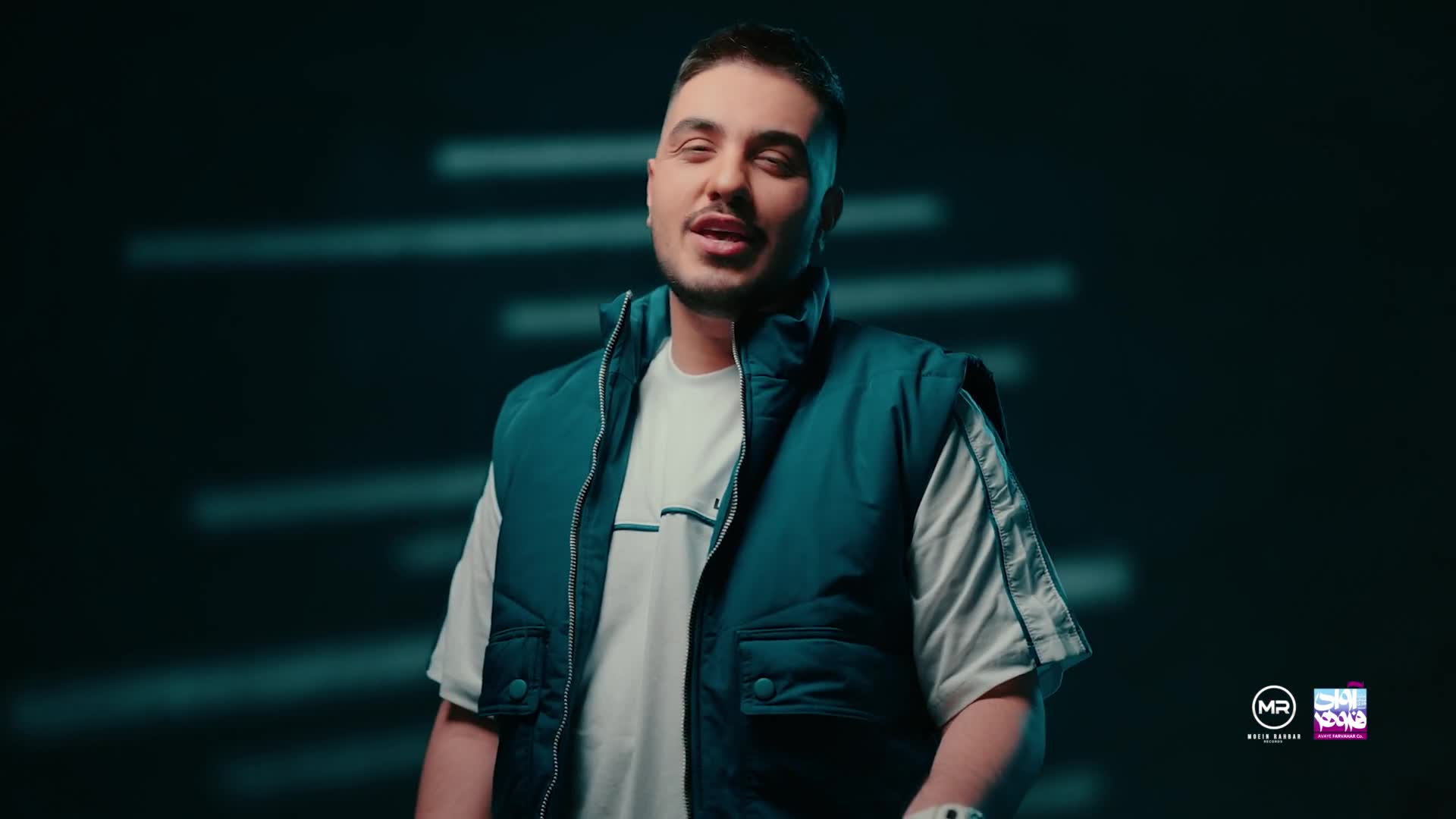 دانلود آهنگ آرون افشار به نام بذار همه دنیا بدونه