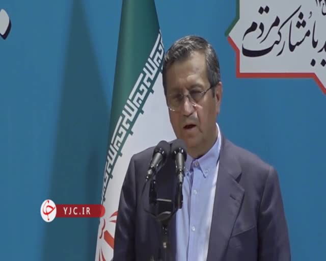   شوخی همتی با خاندوزی: حالا برو دانشگاه و توییت بزن!