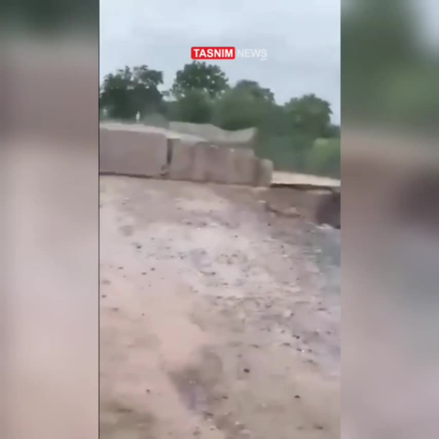   لحظه فرو ریختن یک پل در هند