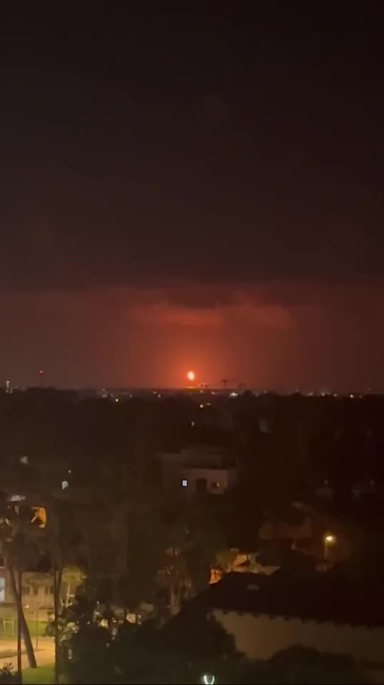   اولین تصاویر از انفجار سکوی گازی لویاتان اسرائیل در ساحل مدیترانه