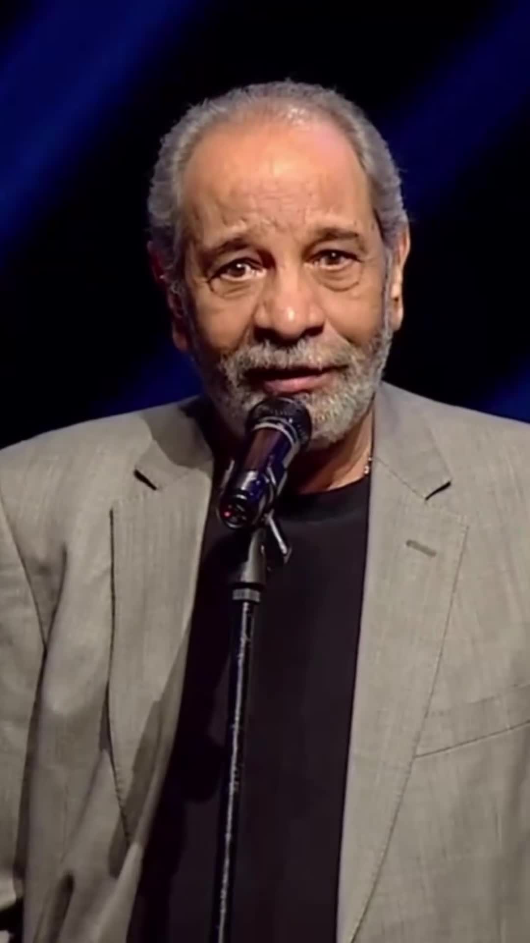   داریوش فرهنگ اشک گلاب آدینه را درآورد