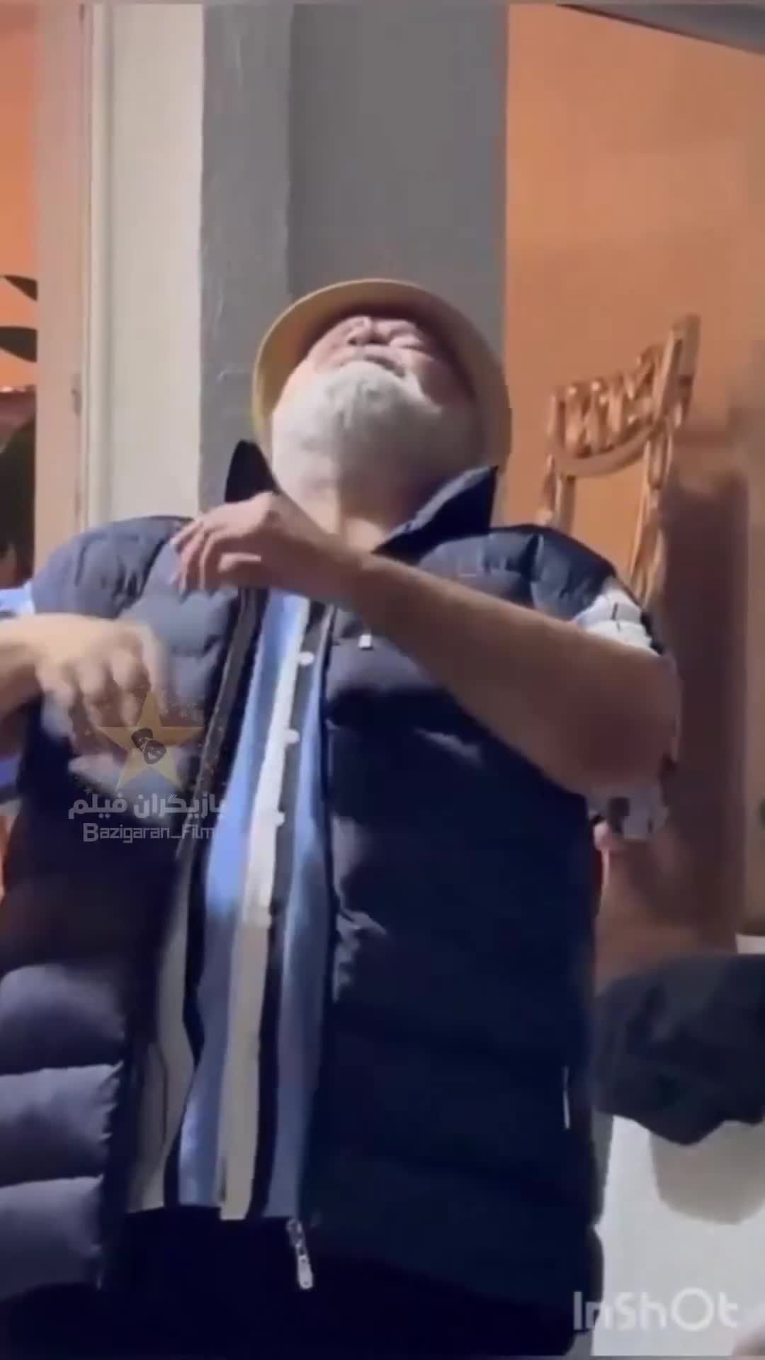   فیلم پربازدید از شادی و رقص اکبر عبدی در تولد ۶۴ سالگی‌اش