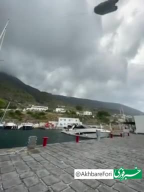   لحظه عجیب پرواز قایق در سیسیل وسط آسمان بر اثر طوفان سهمگین