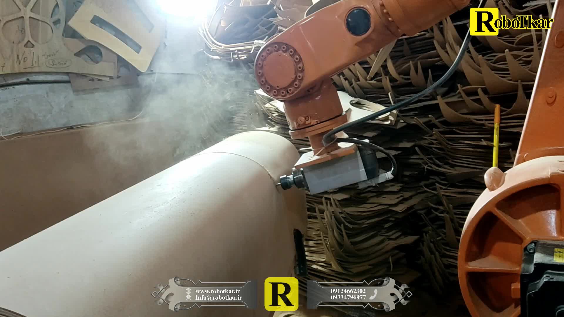 استفاده از ربات در ساخت مبلمان | ربات کار | ربات صنعتی نجاری