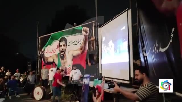 ویدیوی خوشحالی مردم آمل بخاطر فینالیست شدن همشهری شان هادی ساروی