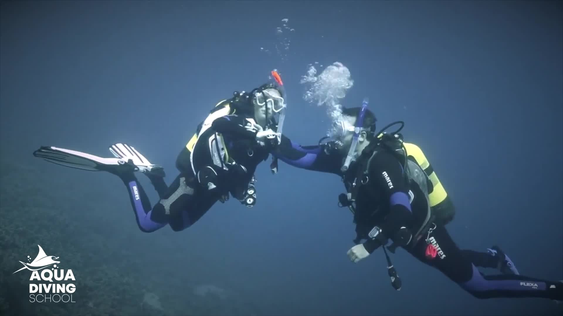 غواصی در دریا  air sharing