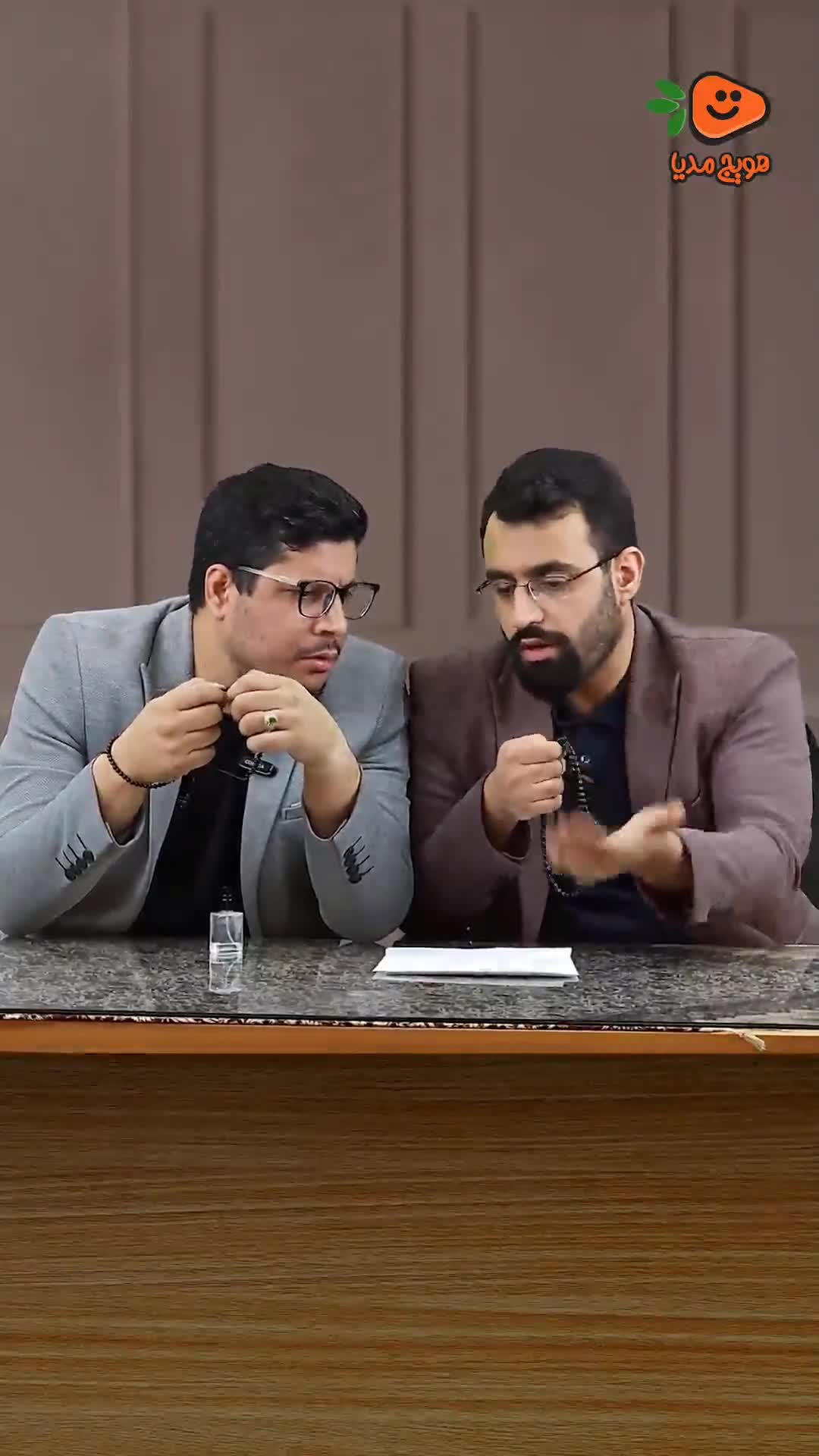   شوخی کنایه‌آمیز با برگزاری اجتماع فرهنگی در ورزشگاه آزادی: قبلی‌ها هلو می‌دادند ما انبه می‌دهیم با رَپِر!