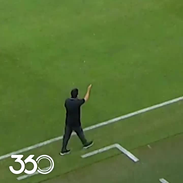   لحظه عصبانیت شدید قلعه‌نویی از میلاد محمدی و مهدی قایدی در بازی دیروز مقابل امارات