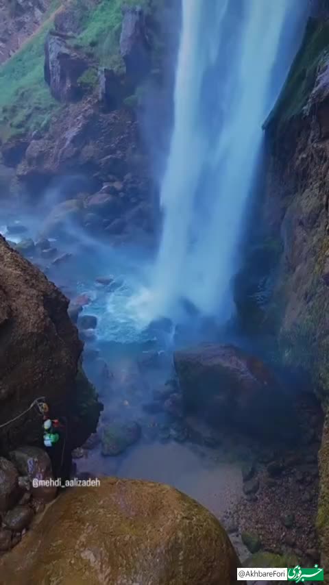   بزرگ‌ترین آبشار ایران در قلب تپنده تنگ زندان و نگین سبزکوه بختیاری