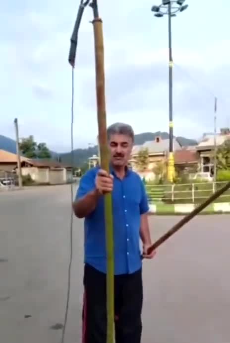   توضیحات یک شهروند از نحوه سرقت کابل برق در روستایی در لاهیجان