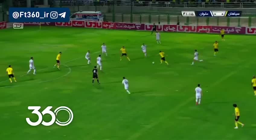   سوپر گل محمد کریمی برای سپاهان؛ شوت سهمگین به تور دروازه ملوان چسبید