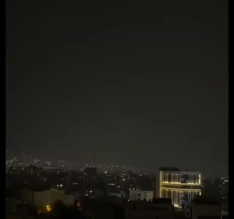   شکار لحظه هیجان‌انگیز رعد و برق‌های شامگاه تهران