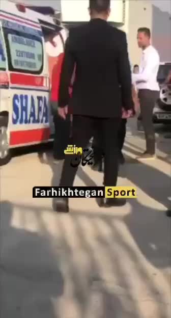   تصاویر شوکه‌کننده از راه ندادن کارگر بعد از سوختگی به آمبولانس؛ فریادهای تلخ کارگر در ورزشگاه شهدای قدس