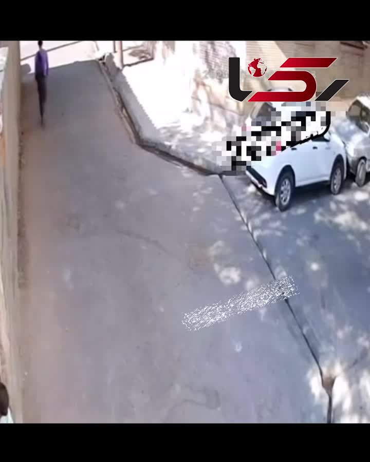   تصاویر شوکه‌کننده از لحظه موبایل‌قاپی یک دختر و پسر جوان از یک شهروند تهرانی در روز روشن