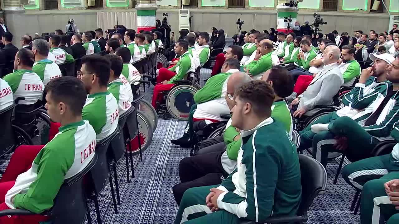   رهبر انقلاب: سیاست‌های دوگانه کشورهای حاکم بر مسائل ورزش بین‌المللی در بازی‌های اخیر محسوس بود