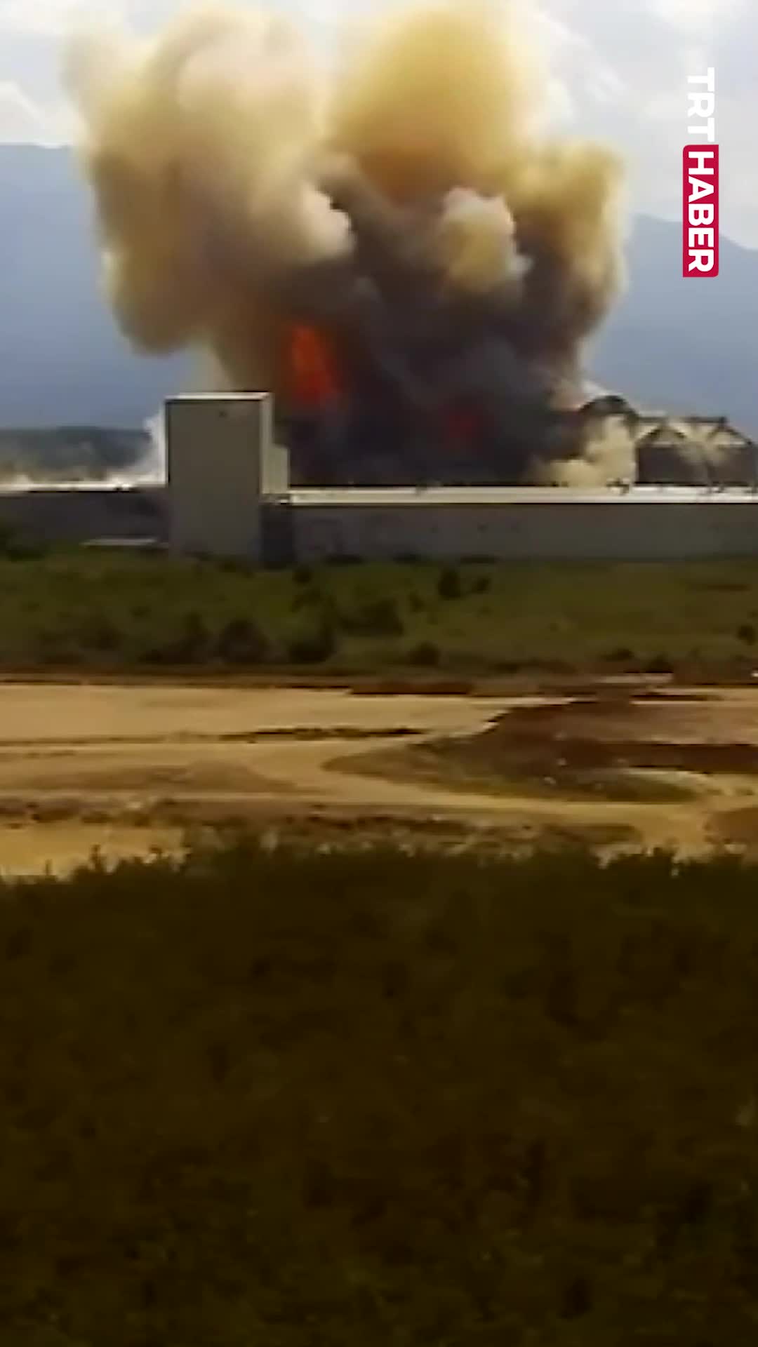   لحظه انفجار مهیب و خونین در کارخانه تولید ماکارونی