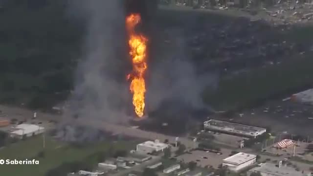   لحظه هولناک انفجار کارخانه شیمیایی در تگزاس آمریکا