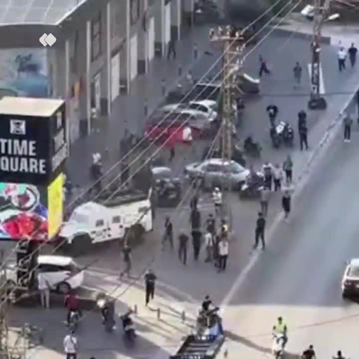   حمله مردم لبنان به خودروهای یونیفل در پی انفجارهای امروز