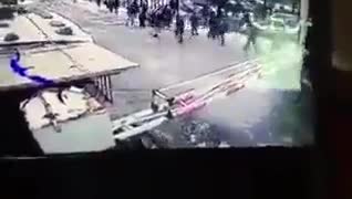   لحظه انفجار خونین در کابل با ۱۹ کشته و زخمی