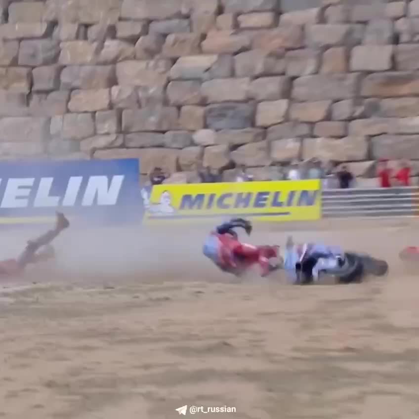   تصادف وحشتناک در مسابقات قهرمانی موتورسواری جهان در اسپانیا