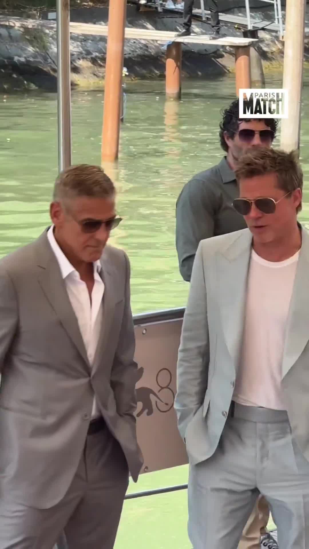   برد پیت و جرج کلونی در فرش قرمز و فتوکال فیلم Wolfs در جشنواره فیلم ونیز