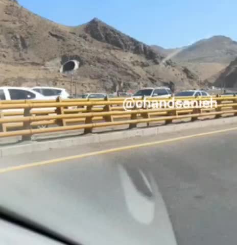   کلافگی مسافران از ترافیک فوق سنگین کیلومتری در بزرگراه تهران شمال