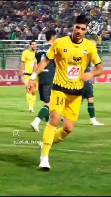   ادای احترام بازیکن دهه هشتادی به یاد کارگران معدن طبس؛ مرام پهلوانی بازیکن سپاهان