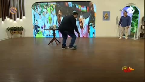   گل کوچک مجری برنامه با کاپیتان فوتسال تیم ملی در استودیو برنامه زنده!