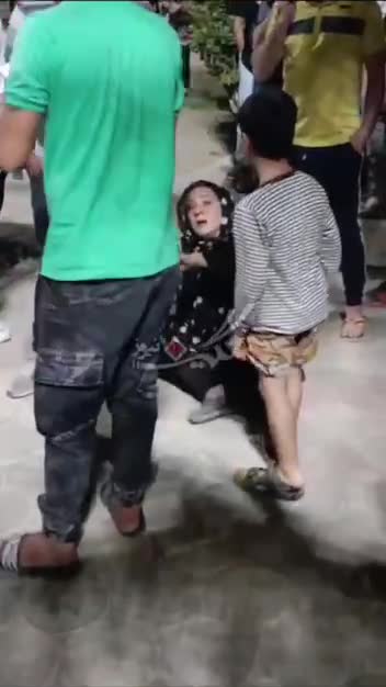   تصاویر شوکه‌کننده از ضرب و شتم یک مادر ایرانی توسط ۳ دختر افغانستانی در شهریار