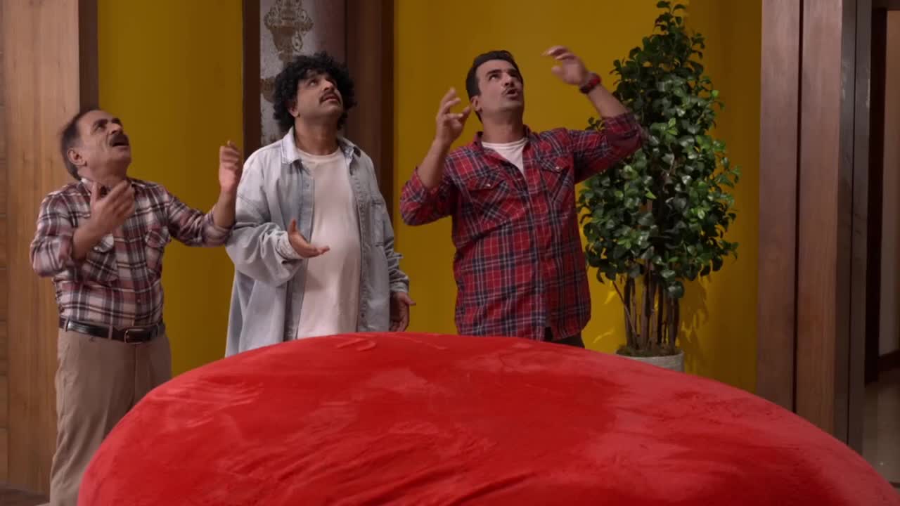   لحظه سقوط علی صادقی در صحنه فیلمبرداری