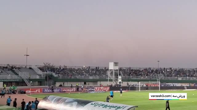 حال و هوای ورزشگاه اراک مملو از جمعیت دقایق قبل از دربی پایتخت