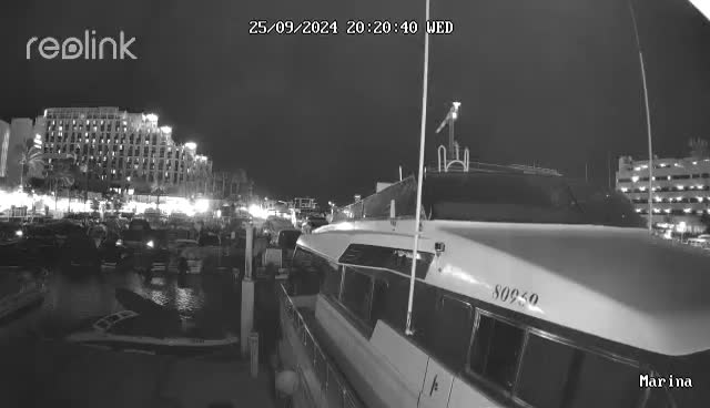   لحظه اصابت پهپاد مقاومت عراق به بندر ایلات اسرائیل