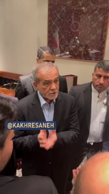   واکنش جالب پزشکیان به پیام ایرانیان حاضر در آمریکا به رئیس جمهور / تلفن را بردارید و مشکلات را با آمریکا حل کنید