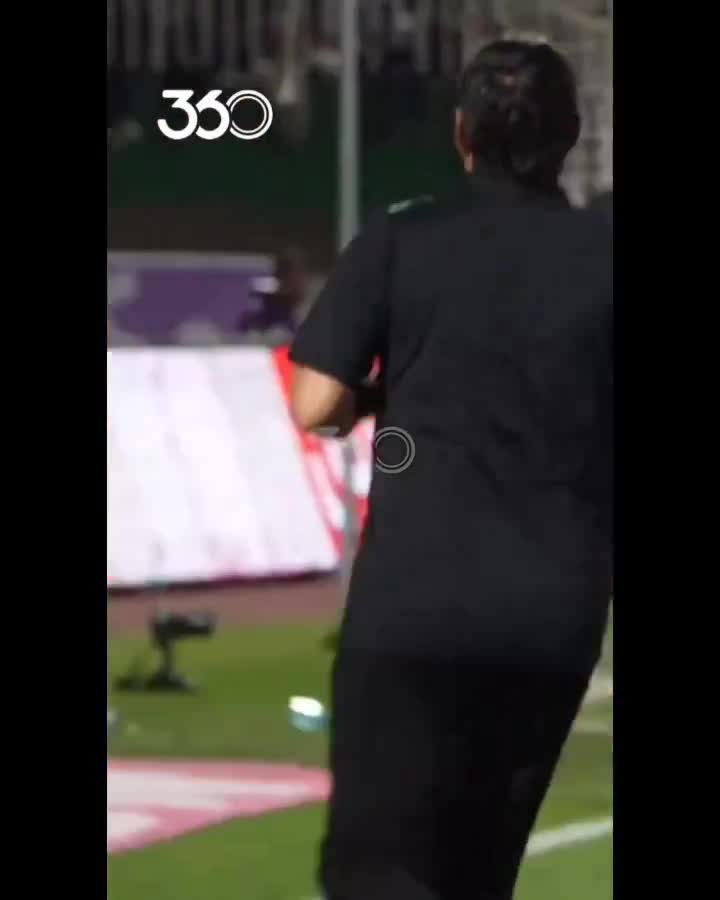   درخواست عجیب عضو کادر فنی استقلال برای تلف کردن وقت در دربی / واکنش مملو از عصبانیت سیدحسین حسینی: باشه بابا....