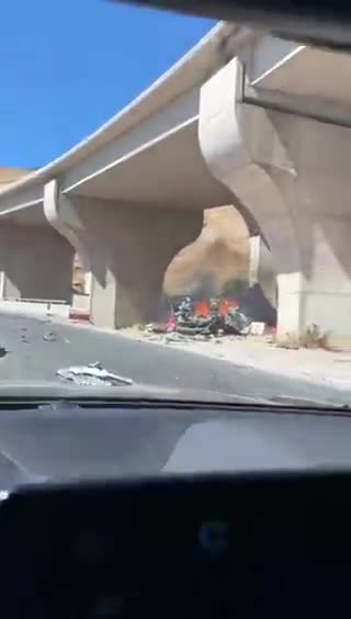   تصاویر تازه از حمله پهپادی اسرائیل به یک خودرو در لبنان