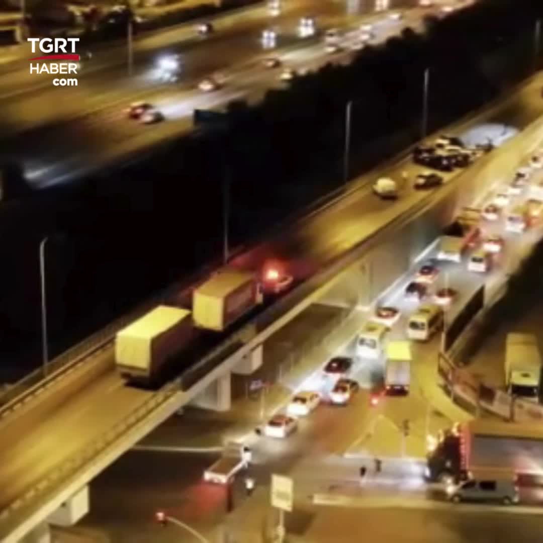   اولین تصاویر از تصادف زنجیره‌ای  ۱۵ خودرو در استانبول
