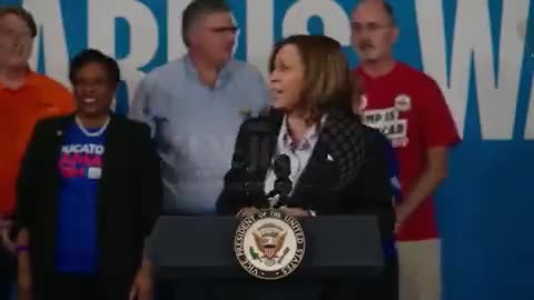   تلاش جنجالی کامالا هریس برای تقلید گویش سیاه‌پوست‌ها در دیترویت