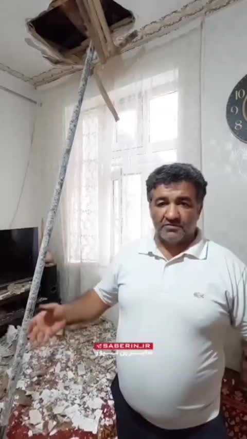   لحظه وحشتناک سقوط داربست به داخل منزل همسایه در اردبیل