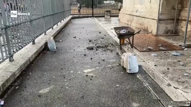   صاعقه به طاق پیروزی کنستانتین آسیب رساند