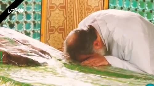   مکالمه دیده نشده شهید سلیمانی و شهید رئیسی داخل ضریح مطهر امام رضا علیه‌السلام