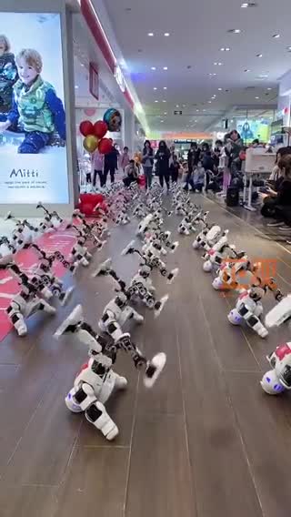   شکست رکورد گینس؛ رقص دسته جمعی از ۵۴۰ روبات!