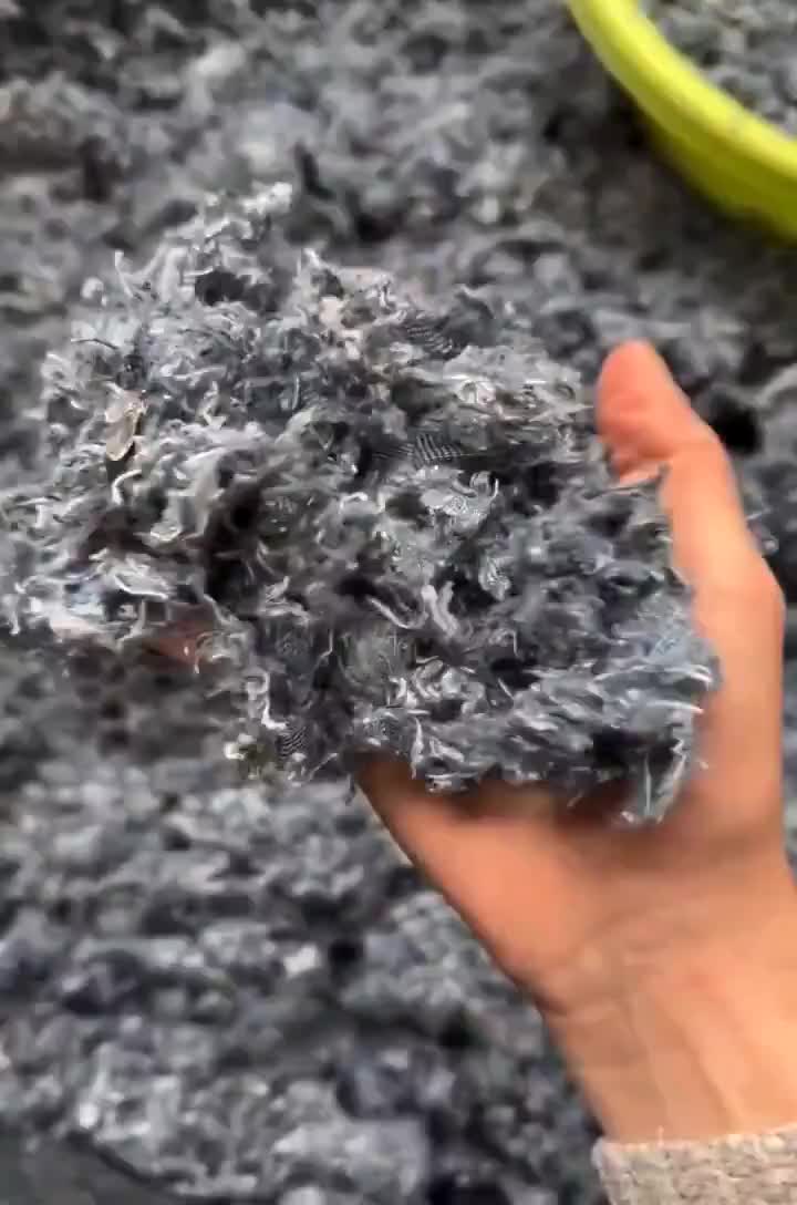   یک نتیجه شوکه‌کننده؛ استفاده متفاوت از ۳۵۰ کیلوگرم شلوار جین بازیافتی!