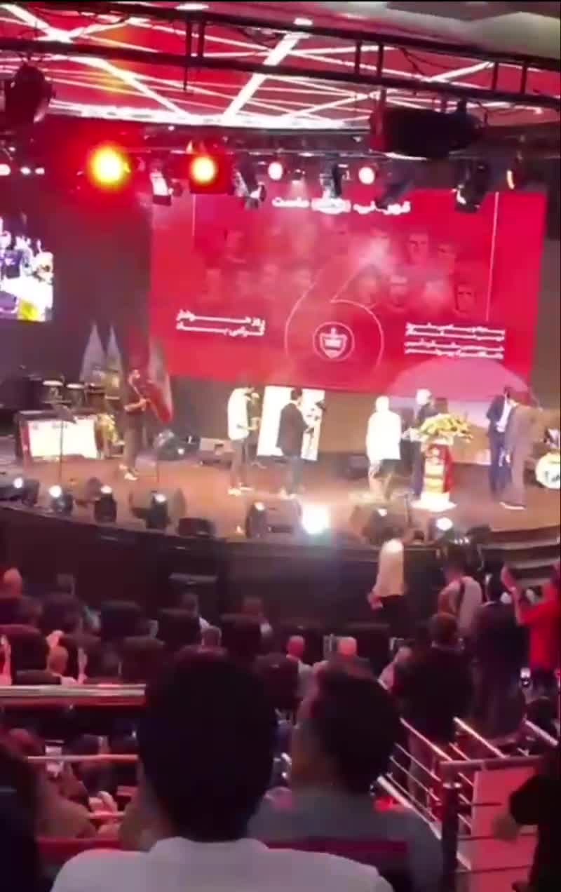   تشویق علی پروین و افشین پیروانی در جشن پرسپولیس